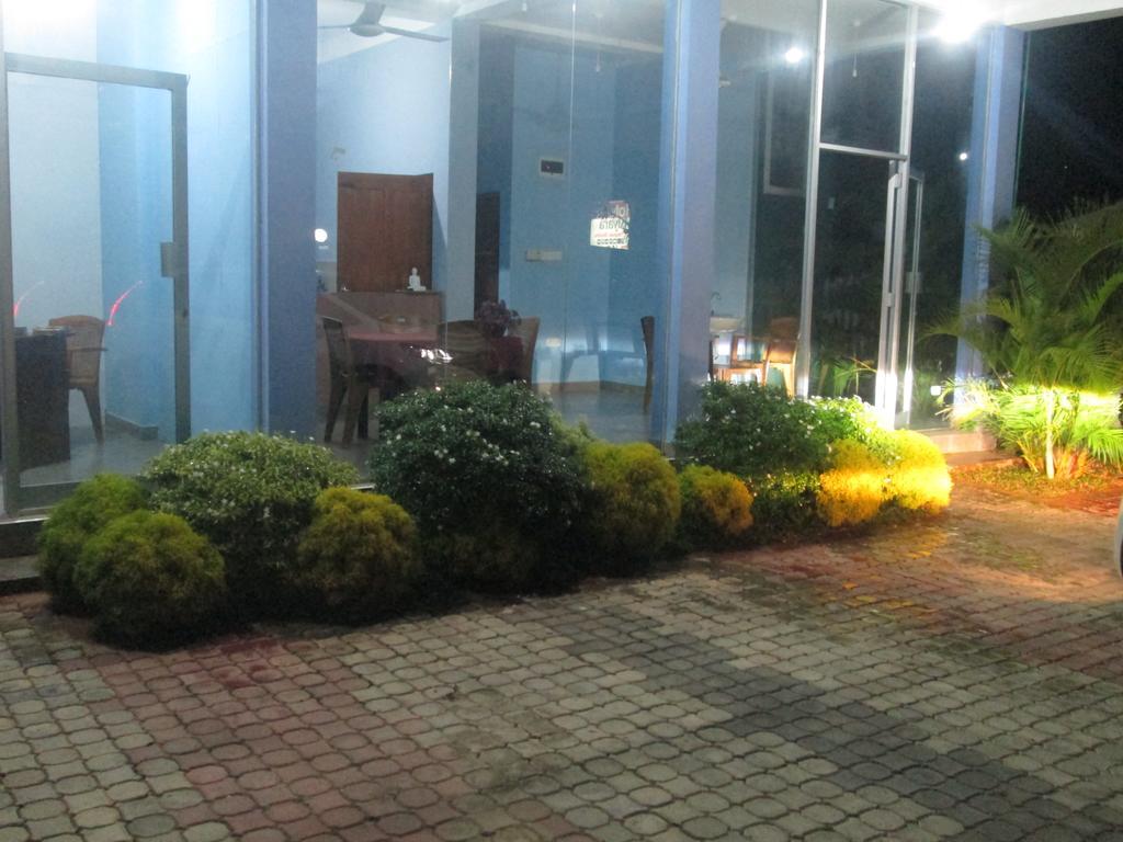 Hotel Kiyara Dambulla Kültér fotó