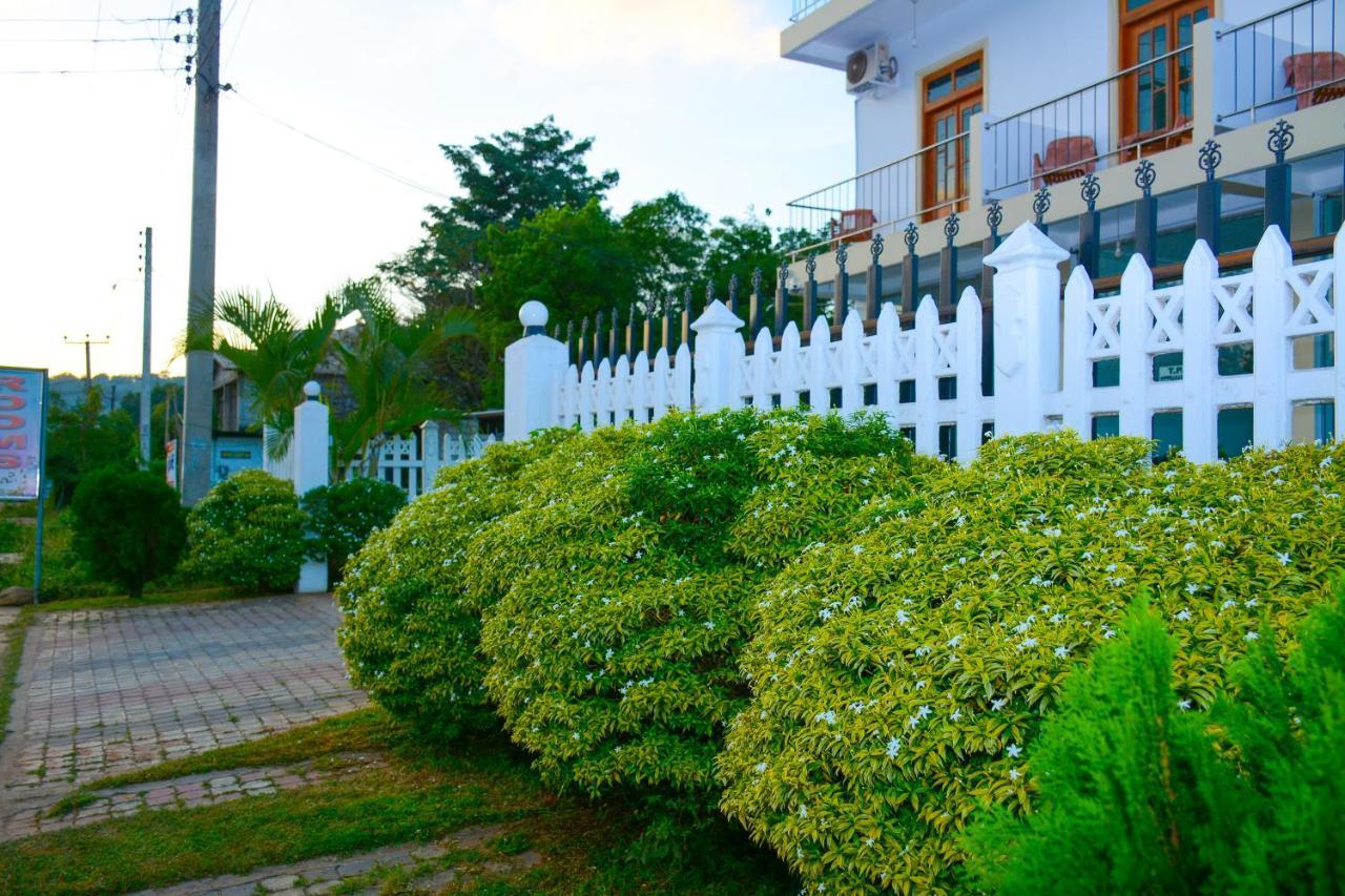 Hotel Kiyara Dambulla Kültér fotó