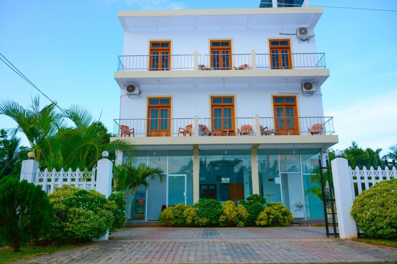 Hotel Kiyara Dambulla Kültér fotó