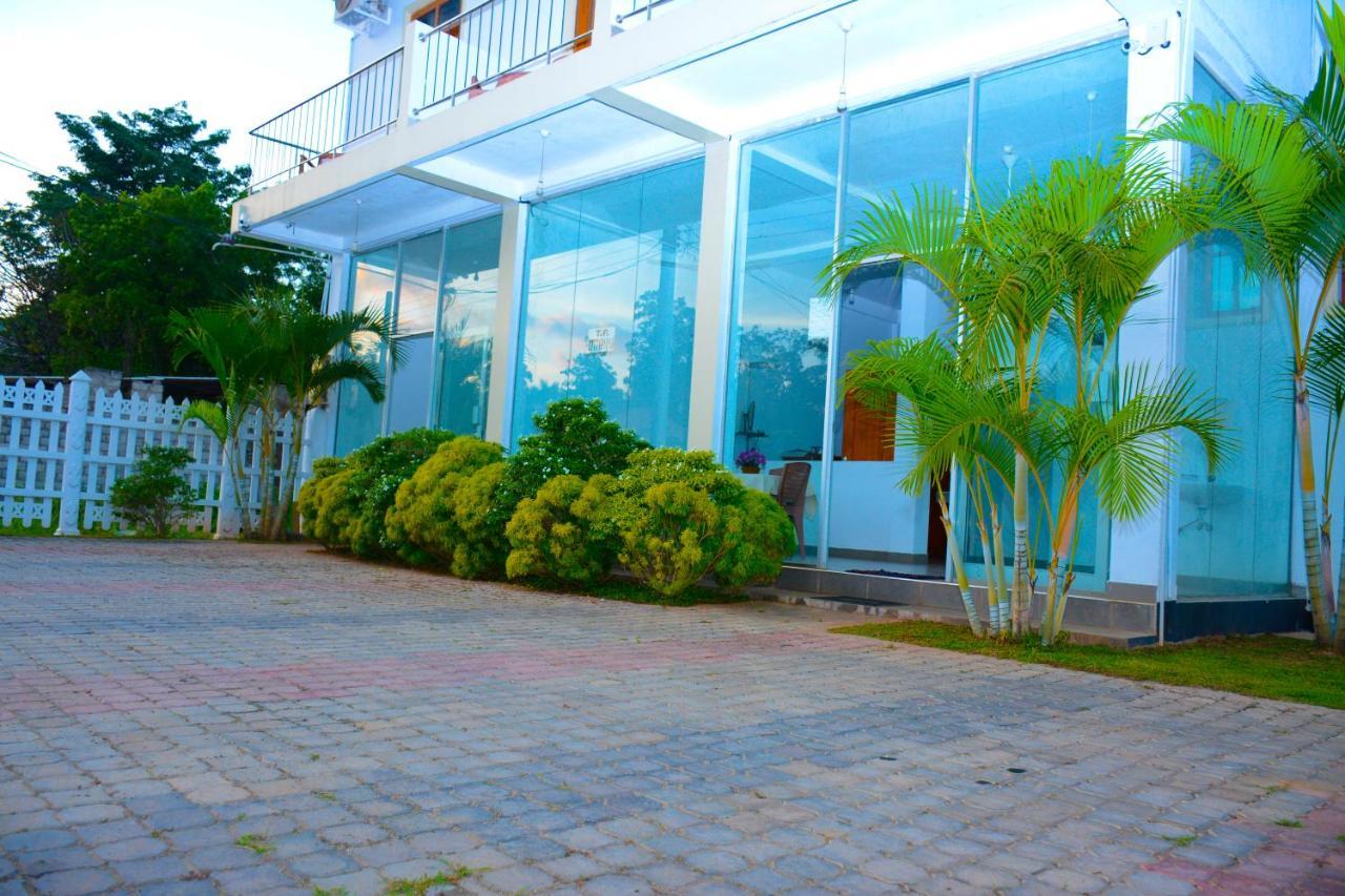 Hotel Kiyara Dambulla Kültér fotó