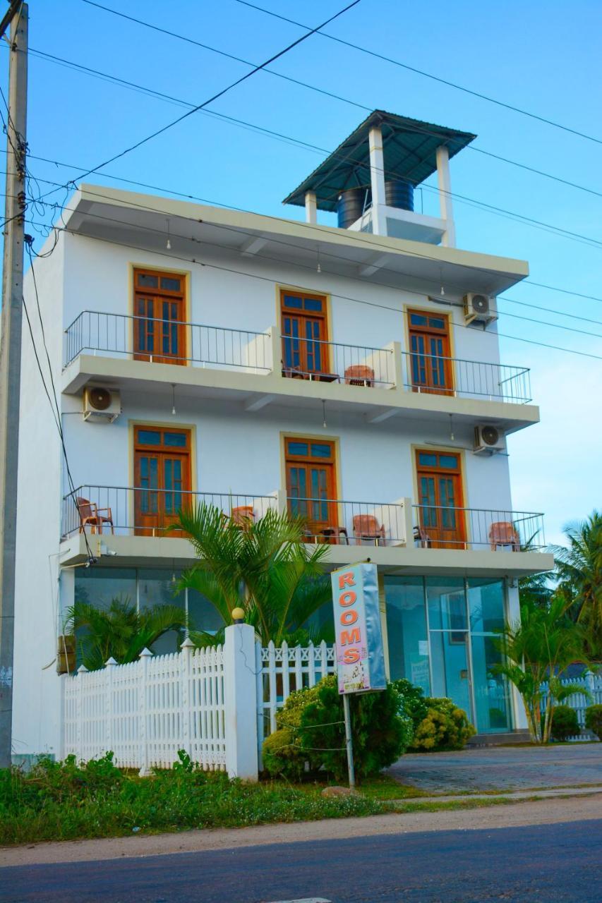 Hotel Kiyara Dambulla Kültér fotó