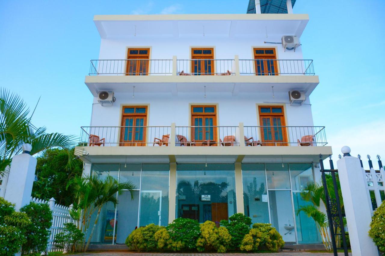 Hotel Kiyara Dambulla Kültér fotó